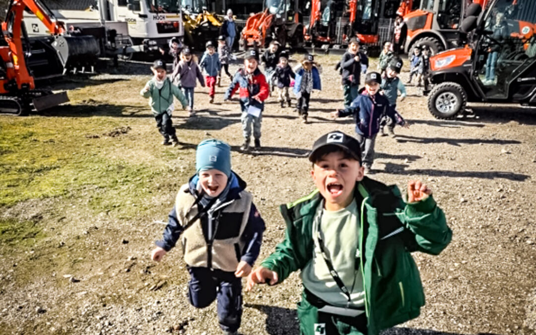 Mini-Baggerprofis im Einsatz