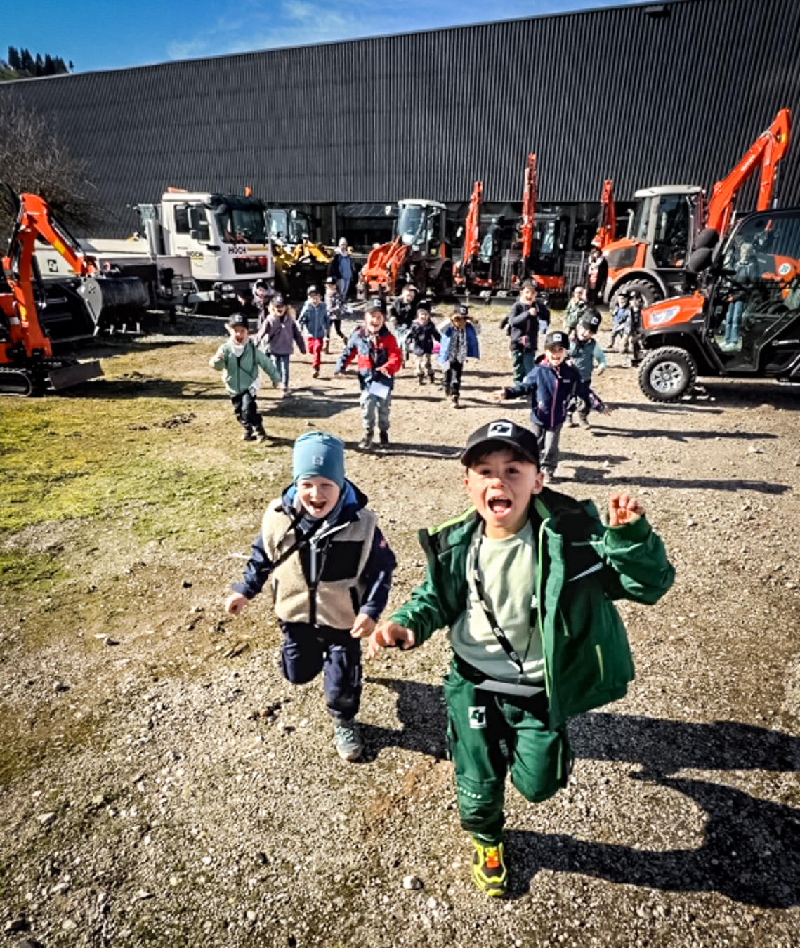 Mini-Baggerprofis im Einsatz